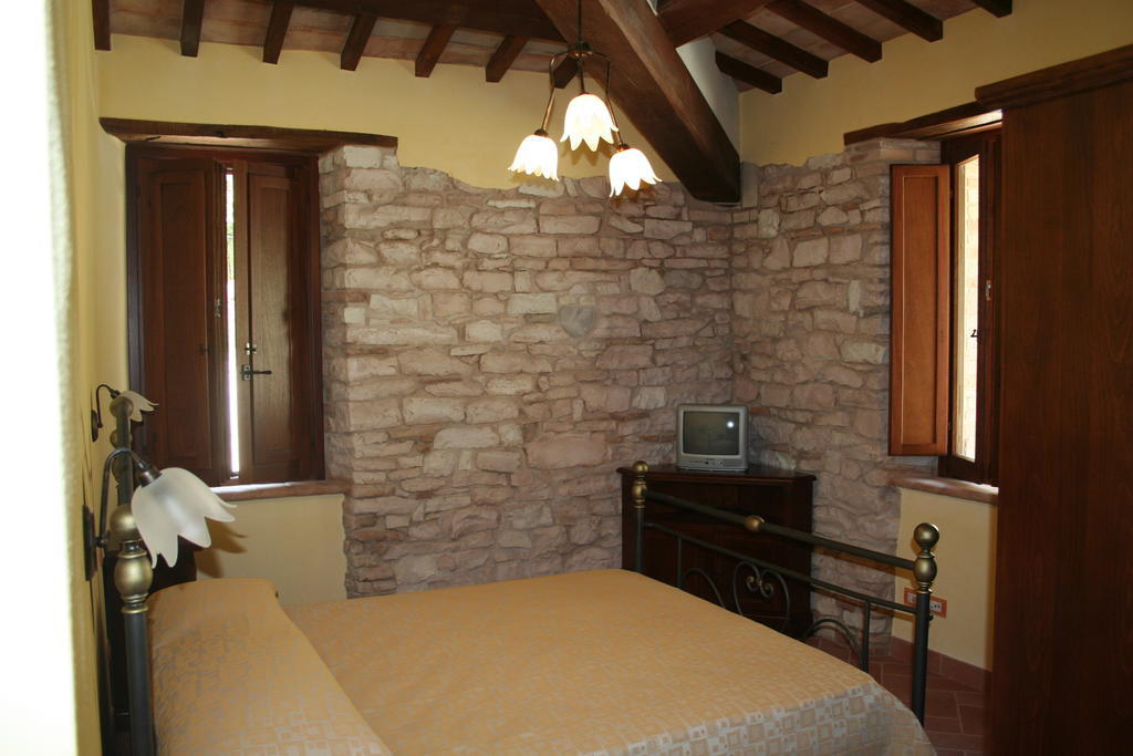 Agriturismo Il Casale Pergola Camera foto